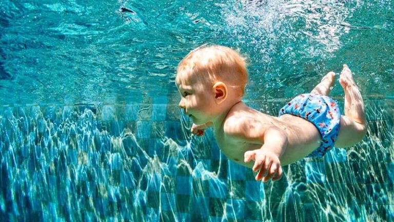 how-to-teach-a-child-to-swim-step-by-step-by-yourself-scuba-diving-lovers